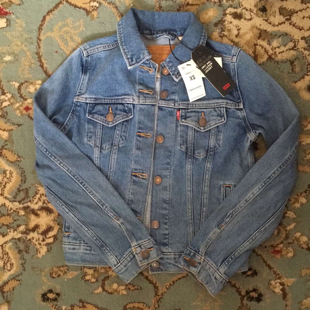 NWT Levi’s trucker jacket